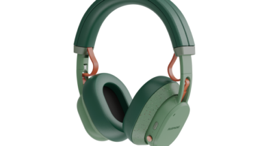 Fairphone Fairbuds XL headphones in green