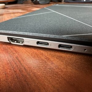 Asus Zenbook S 13 OLED left ports